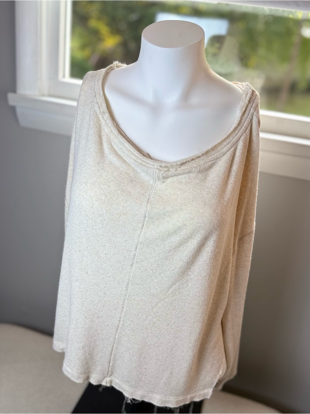 Free People Cream Textured Relaxed Boho Raw Hem Lightweight Sweater Size Small
